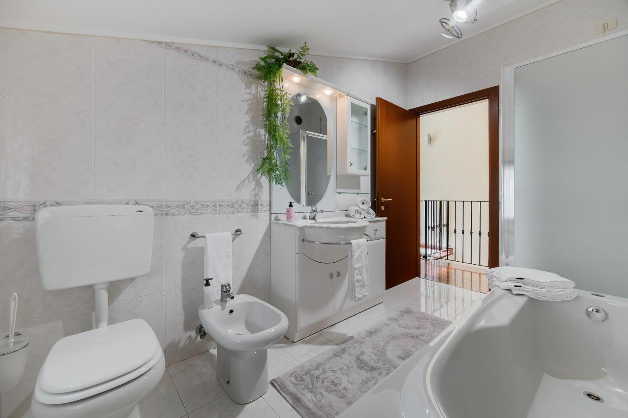 Casa Di Iaio - 90 M2 Apt With Free Wi-Fi, Netflix, Home Cinema & Parking Gorizia Exterior photo